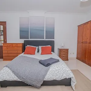 Alloggio in famiglia Charming Private In An A2 Penha -, Distretto di Faro